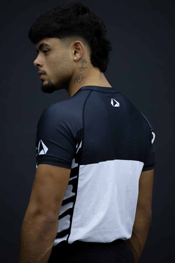 WAVED GRAPPLING RASHGUARD