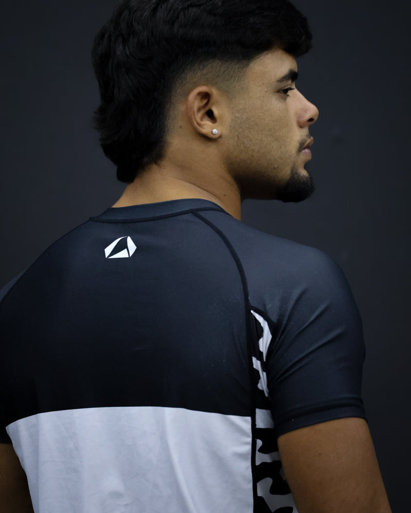 WAVED GRAPPLING RASHGUARD